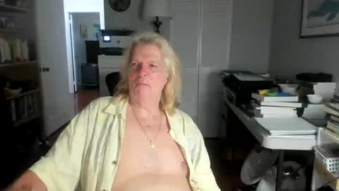 Snapshot of lovestylistwomen chatting on 06-24-26, 10:36 Michael online show from 06-24-26, 10:36