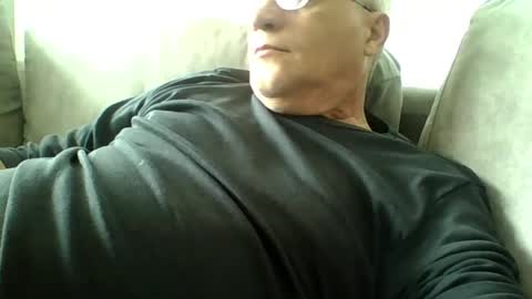 Snapshot of lovetightass251577 chatting on 04-18-26, 12:20 lovetightass online show from 04-18-26, 12:20