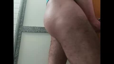 Snapshot of lovetobeseen1000 chatting on 09-18-25, 02:41 Lovetobeseen online show from 09-18-25, 02:41