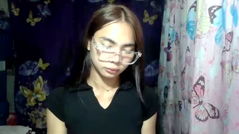 loving_rhean online show from 06-18-26, 01:37