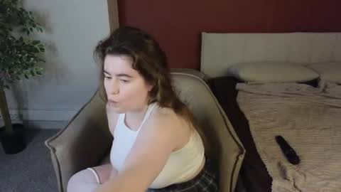 Snapshot of lovvingwhisperr chatting on 07-01-26, 01:18 Erika online show from 07-01-26, 01:18