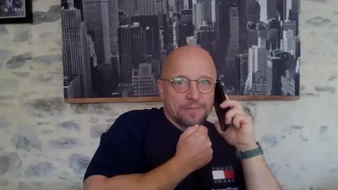 Snapshot of lrda49 chatting on 04-21-26, 08:31 Espigle online show from 04-21-26, 08:31
