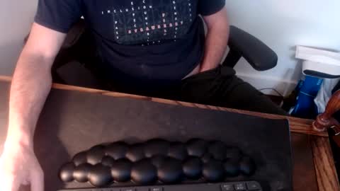 lreed090 online show from 04-14-26, 07:20