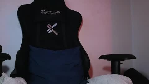   online show from 05-07-26, 02:44