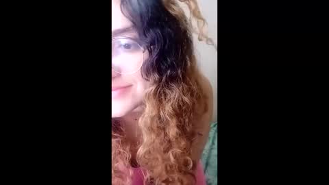 Snapshot of luana363 chatting on 04-27-26, 01:47 luana363 online show from 04-27-26, 01:47