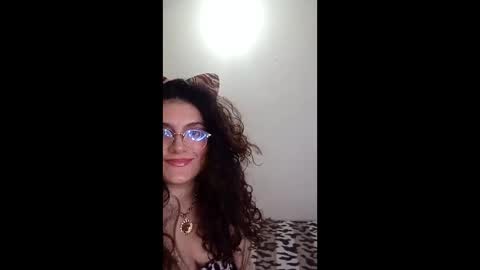 Snapshot of luana363 chatting on 06-08-26, 11:16 luana363 online show from 06-08-26, 11:16
