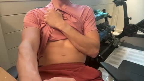 luca1010101010 online show from 11-06-25, 06:20