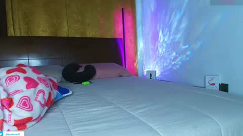 Snapshot of lucaa_ferrer chatting on 06-11-26, 06:33 Luca Ferrer online show from 06-11-26, 06:33