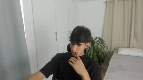 lucacosta19 online show from 05-09-26, 07:19