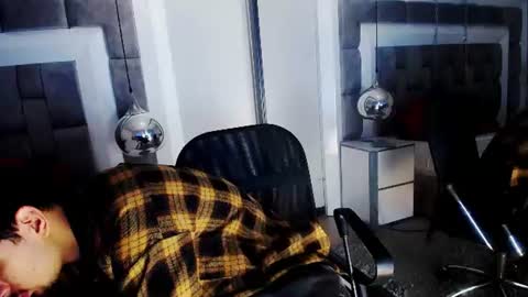 lucasthomson_ online show from 06-18-26, 04:02