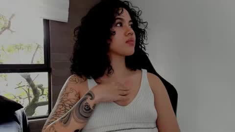 Snapshot of luccylee chatting on 01-31-25, 09:26 online show from 01-31-25, 09:26