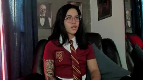 Snapshot of luccylee chatting on 10-12-25, 08:08 online show from 10-12-25, 08:08