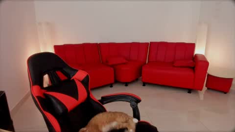 Luci online show from 06-04-26, 10:27