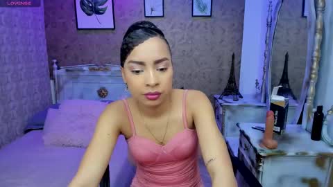 Snapshot of lucia_janne chatting on 10-04-25, 08:29 Lucla online show from 10-04-25, 08:29