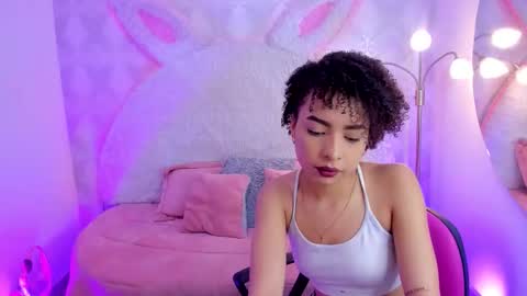 Snapshot of lucia_janne chatting on 10-15-25, 08:20 Lucla online show from 10-15-25, 08:20