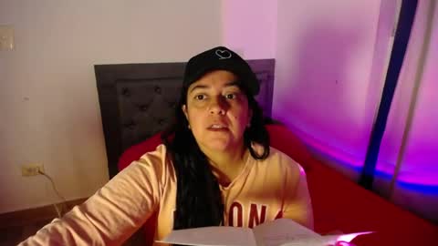 Snapshot of lucia_vonne chatting on 04-22-26, 01:52 Lucia Vonne online show from 04-22-26, 01:52