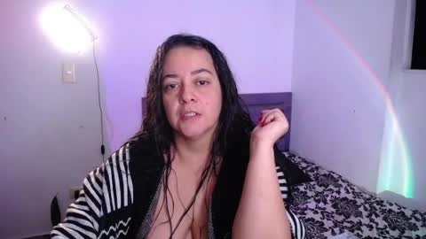 Snapshot of lucia_vonne chatting on 04-27-26, 01:14 Lucia Vonne online show from 04-27-26, 01:14