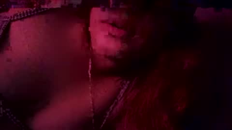 luciamendez23 online show from 06-01-26, 12:23