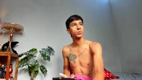 Snapshot of lucian_davii chatting on 07-10-26, 01:25 Pirulo online show from 07-10-26, 01:25
