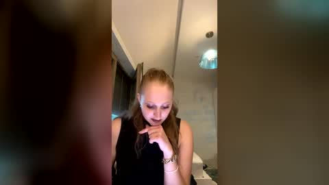 lucianamol online show from 07-26-26, 04:20
