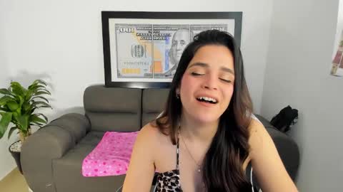 Snapshot of lucianamoreau_ chatting on 03-04-26, 09:10 Luciana M online show from 03-04-26, 09:10