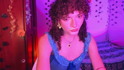 Lucy or Lucian 3 Come to my social Links3   online show from 04-07-26, 06:25