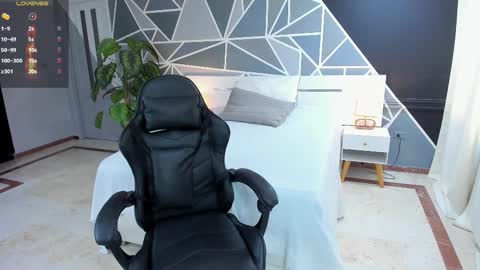 Snapshot of lucifer_dauhgter chatting on 02-19-25, 02:12 Lucy online show from 02-19-25, 02:12