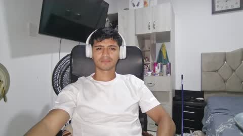 Snapshot of lucifferr_ chatting on 05-22-26, 03:24 leonel online show from 05-22-26, 03:24