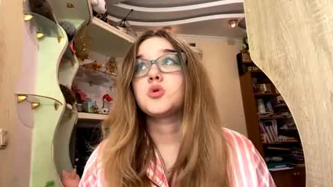 Snapshot of lucillahisserich chatting on 06-14-26, 10:28 Ember online show from 06-14-26, 10:28