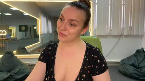 lucky_foryou_baby online show from 05-30-26, 09:17
