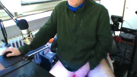        call me  Stefan online show from 04-01-26, 01:41