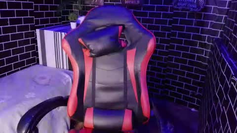 Snapshot of lucsin chatting on 03-25-26, 11:27 lucsin online show from 03-25-26, 11:27