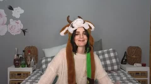 Snapshot of lucy1990xxx chatting on 05-09-26, 09:09 Lucy online show from 05-09-26, 09:09