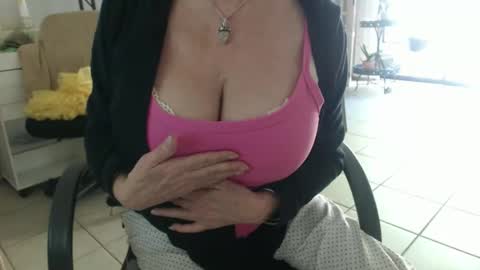 lucy_0000 online show from 04-16-26, 07:25