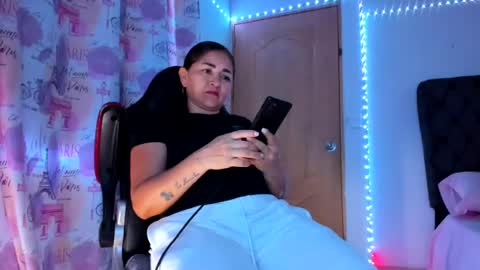 Snapshot of lucy_chanell chatting on 06-22-26, 01:18 lucy online show from 06-22-26, 01:18
