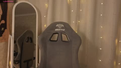 Lucy online show from 03-30-26, 07:04