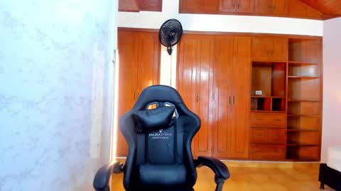 LUCY  online show from 02-17-26, 06:58