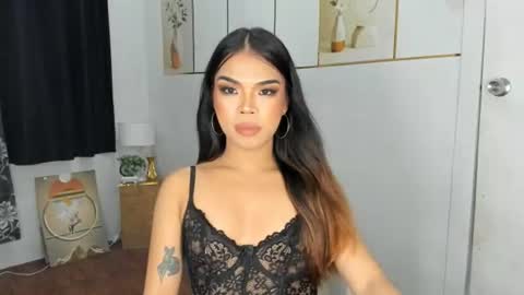 Snapshot of lucyvane chatting on 07-13-26, 02:47 lucyvane online show from 07-13-26, 02:47