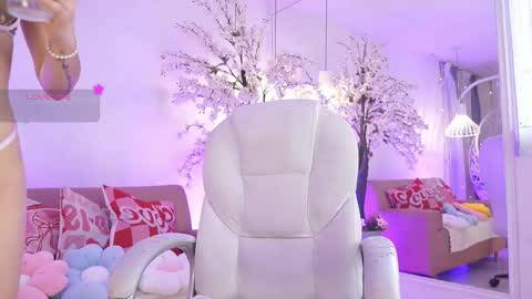 lucyweisser online show from 03-18-26, 07:50