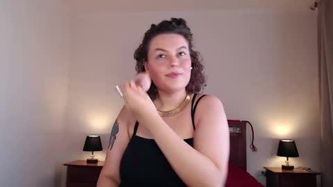 Call me Lucy online show from 10-21-25, 06:36