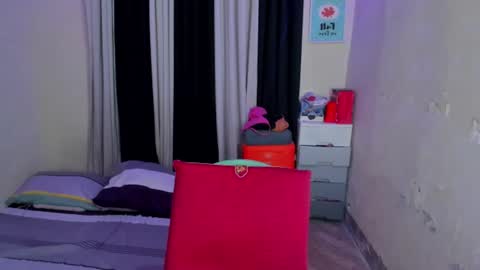 Snapshot of lucyx143 chatting on 06-17-26, 06:31 Lucy online show from 06-17-26, 06:31