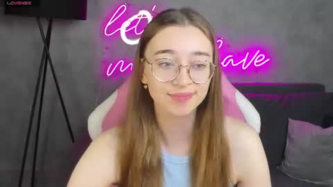 Lucy online show from 06-28-26, 01:00
