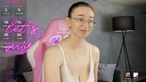 Lucy online show from 07-07-26, 12:46