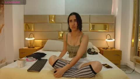 Snapshot of ludovicca_mark chatting on 05-18-26, 07:41 Ludovicca Mark online show from 05-18-26, 07:41
