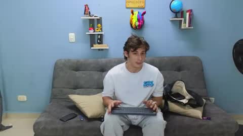 Snapshot of luigisb chatting on 12-09-24, 08:54 Luigi online show from 12-09-24, 08:54