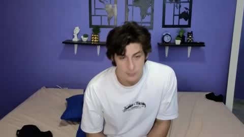 Snapshot of luigisb chatting on 01-03-25, 08:54 Luigi online show from 01-03-25, 08:54