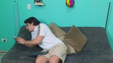 Snapshot of luigisb chatting on 01-17-25, 09:17 Luigi online show from 01-17-25, 09:17