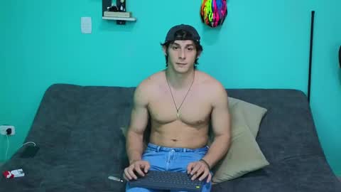 Snapshot of luigisb chatting on 01-31-25, 10:52 Luigi online show from 01-31-25, 10:52