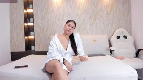 Luisa  online show from 04-07-26, 01:55