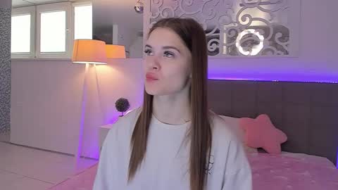 LuisaClover online show from 04-30-26, 12:22